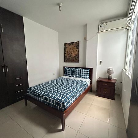 Departamentos De 2 Y 3 Habitaciones En El Centro De Manta Kültér fotó
