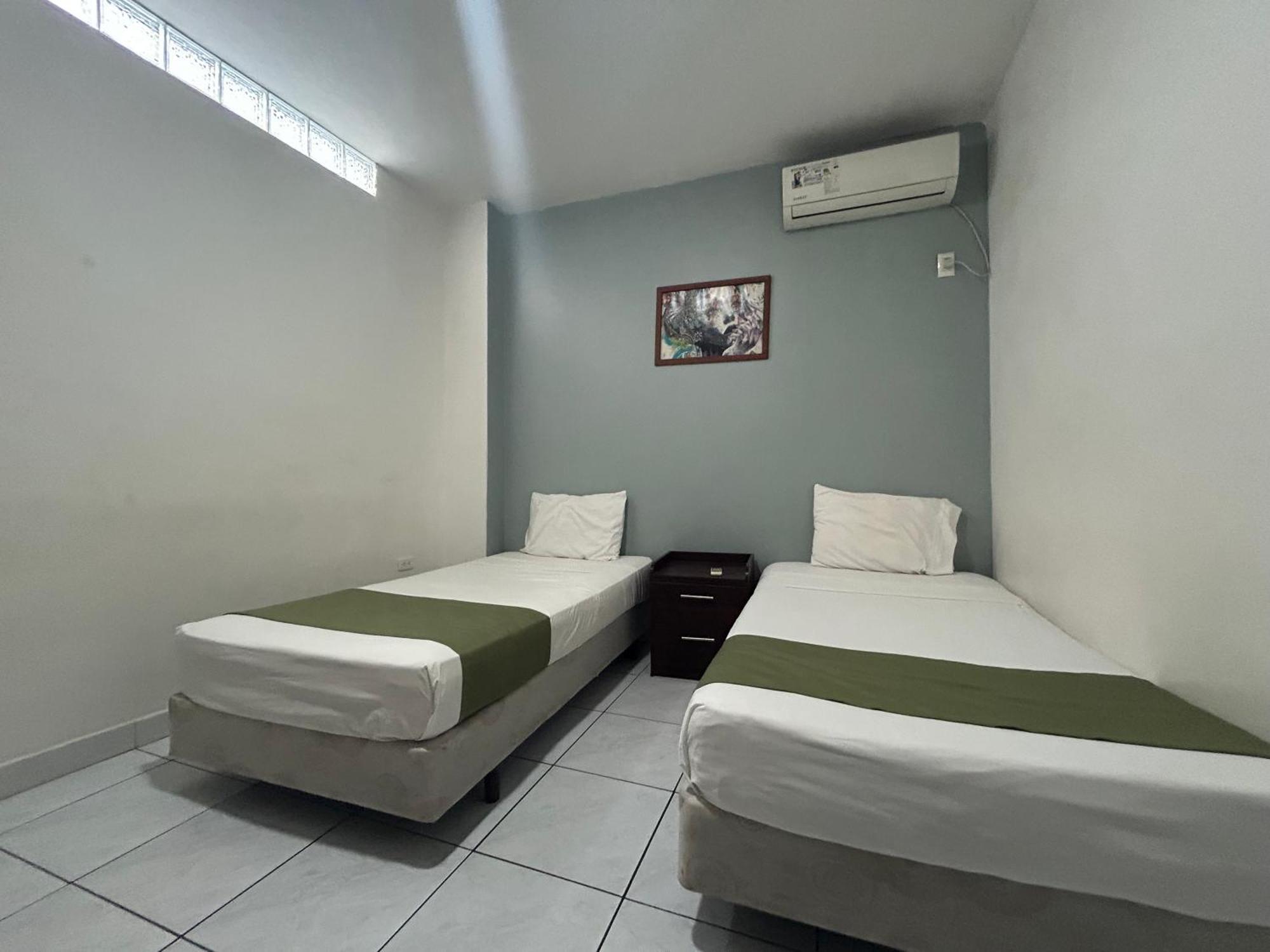 Departamentos De 2 Y 3 Habitaciones En El Centro De Manta Kültér fotó