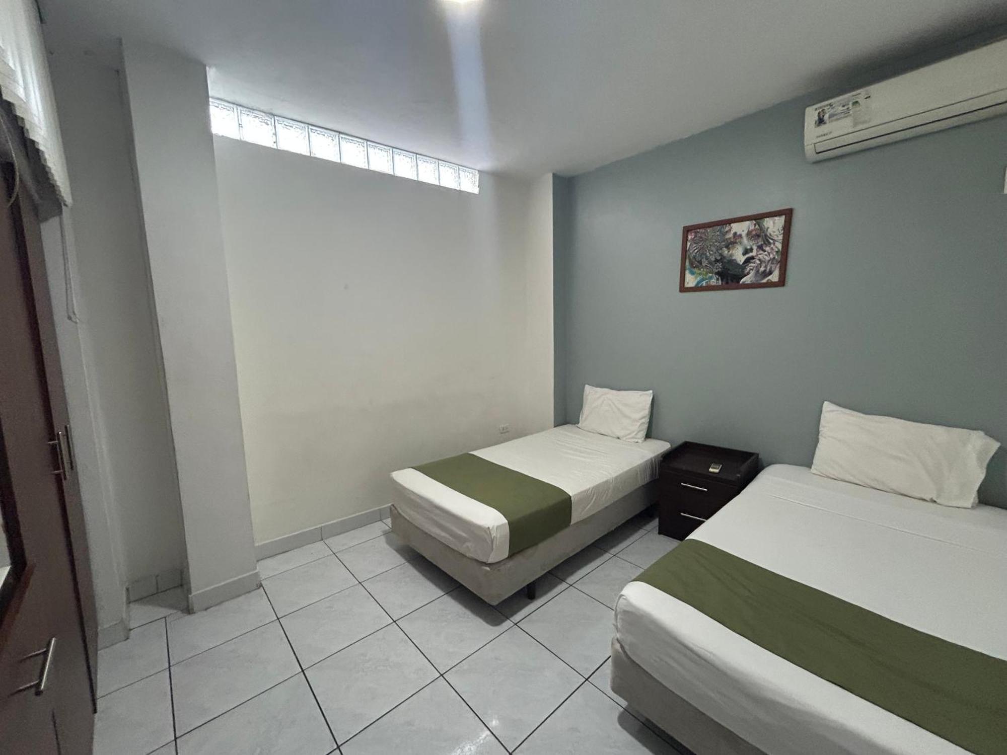 Departamentos De 2 Y 3 Habitaciones En El Centro De Manta Kültér fotó